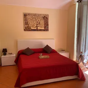 In Love: Vicoletto Dei Presepi Apartment Naples